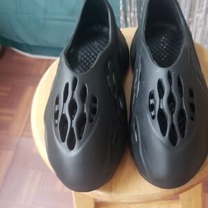 Black Slip-On Foam Shoes